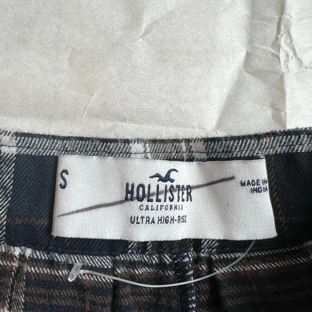 Hollister Ultra High-Rise Black Brown White Plaid Pleated Mini Skirt Size Small - Picture 7 of 8
